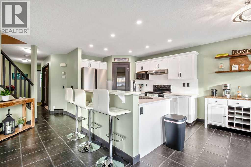 6 Westmount Circle, Okotoks, Alberta  T1S 0B4 - Photo 16 - A2282179