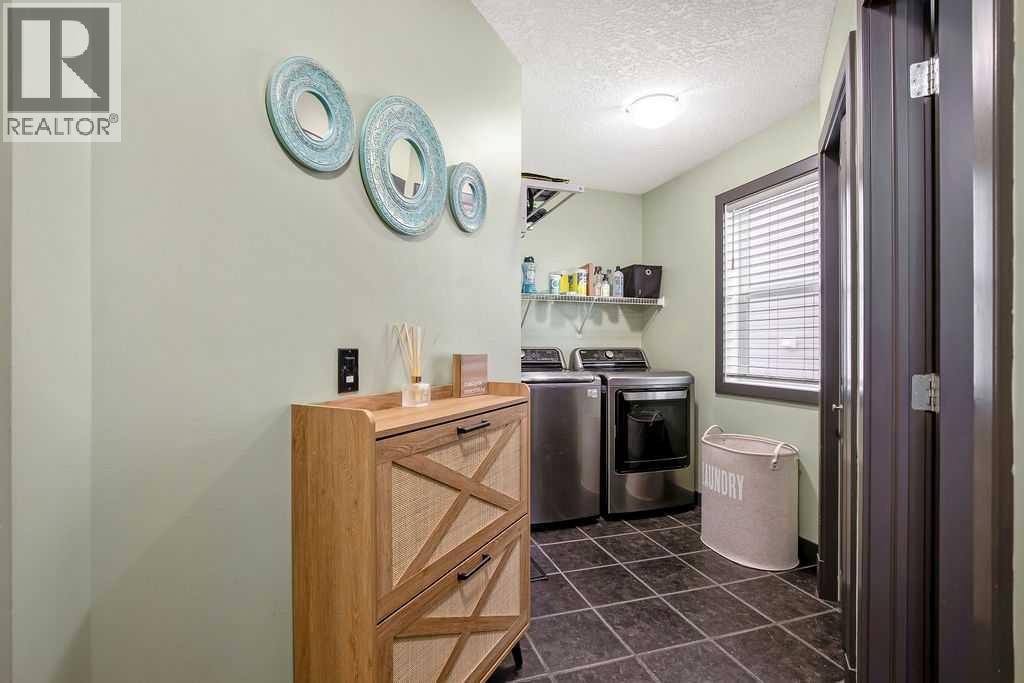 6 Westmount Circle, Okotoks, Alberta  T1S 0B4 - Photo 6 - A2282179