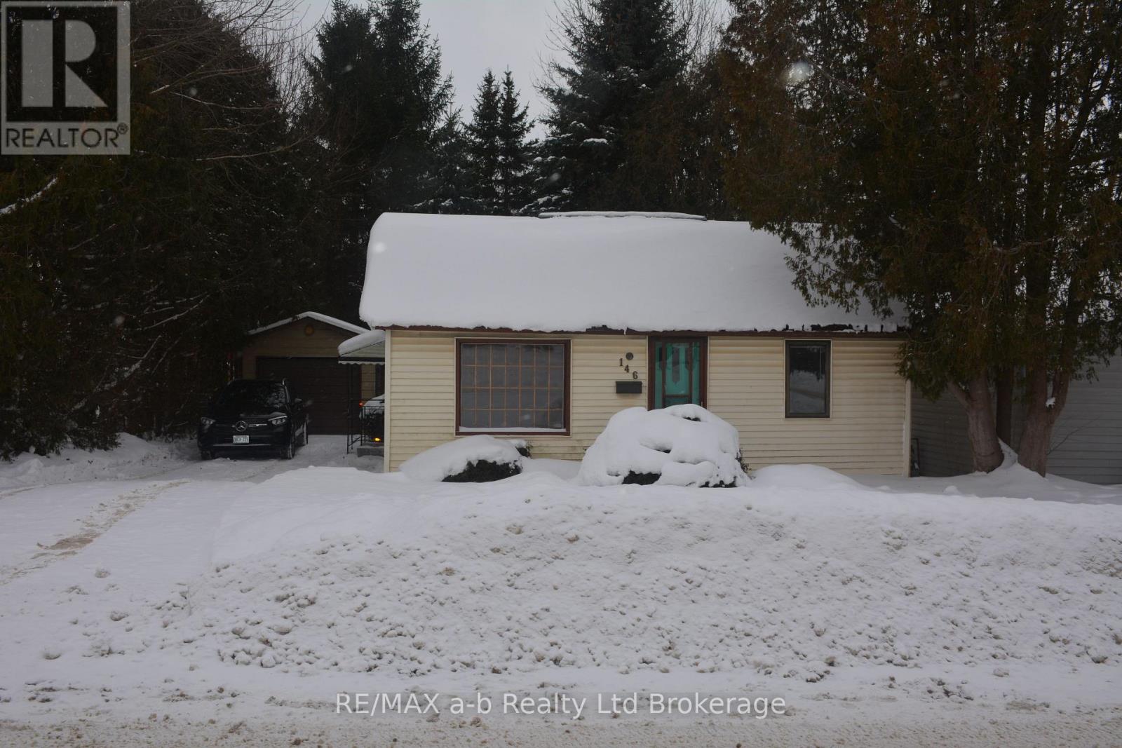 146 Whiting Street, Ingersoll, Ontario  N5C 3B3 - Photo 3 - X12768778