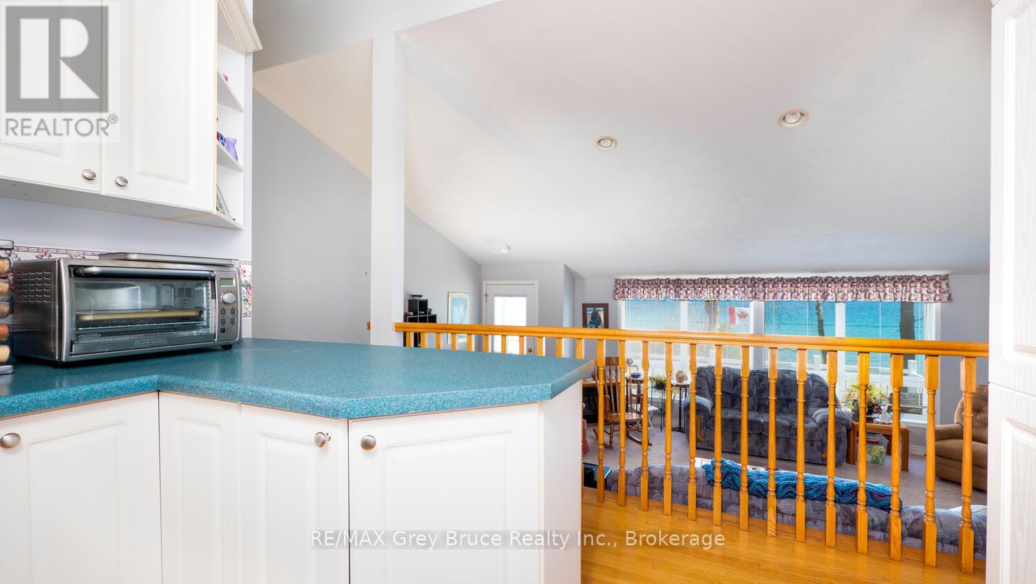 172 Bruce Road 9, South Bruce Peninsula, Ontario  N0H 2T0 - Photo 12 - X12768808