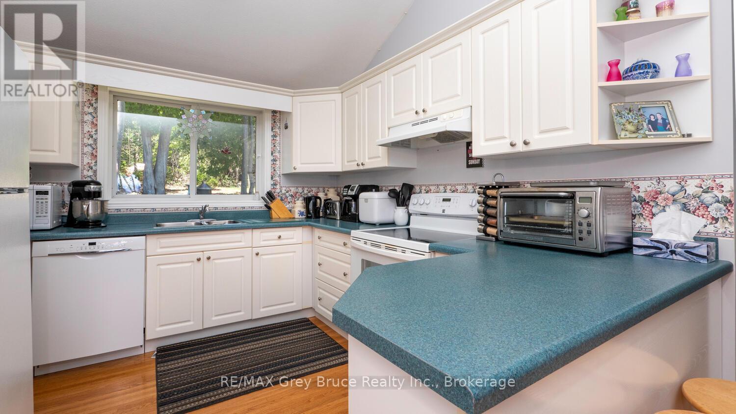 172 Bruce Road 9, South Bruce Peninsula, Ontario  N0H 2T0 - Photo 15 - X12768808