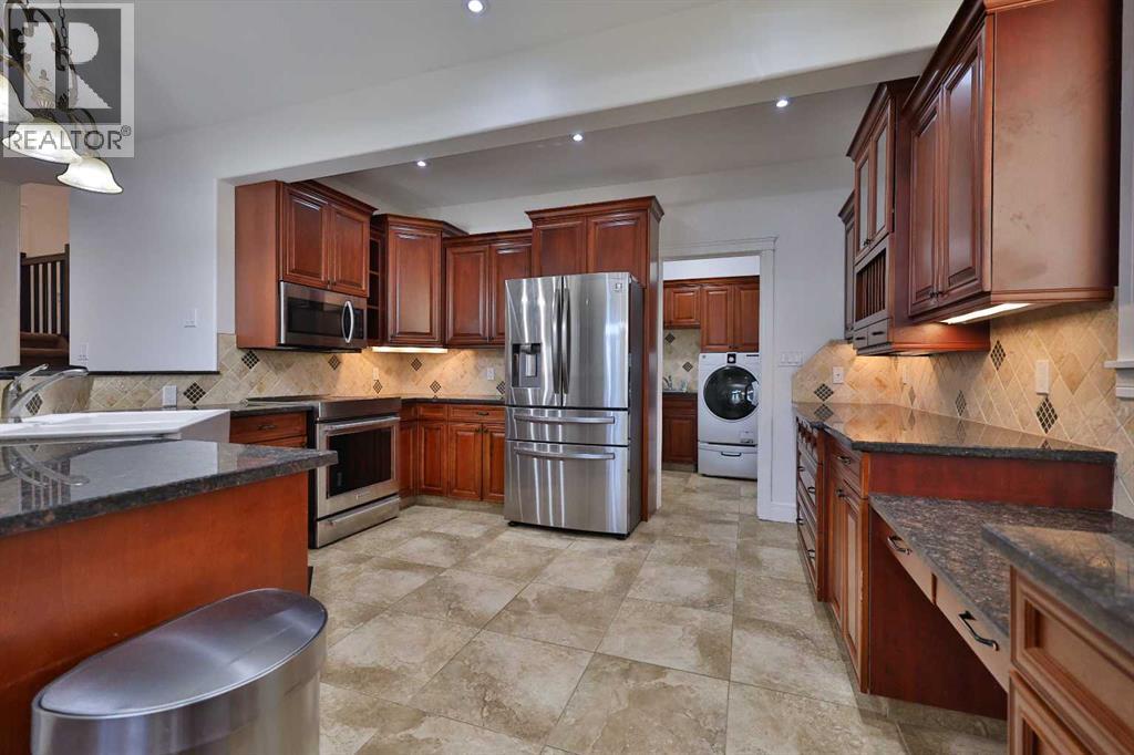 213 E 350 S, Raymond, Alberta  T0K 2S0 - Photo 10 - A2281456