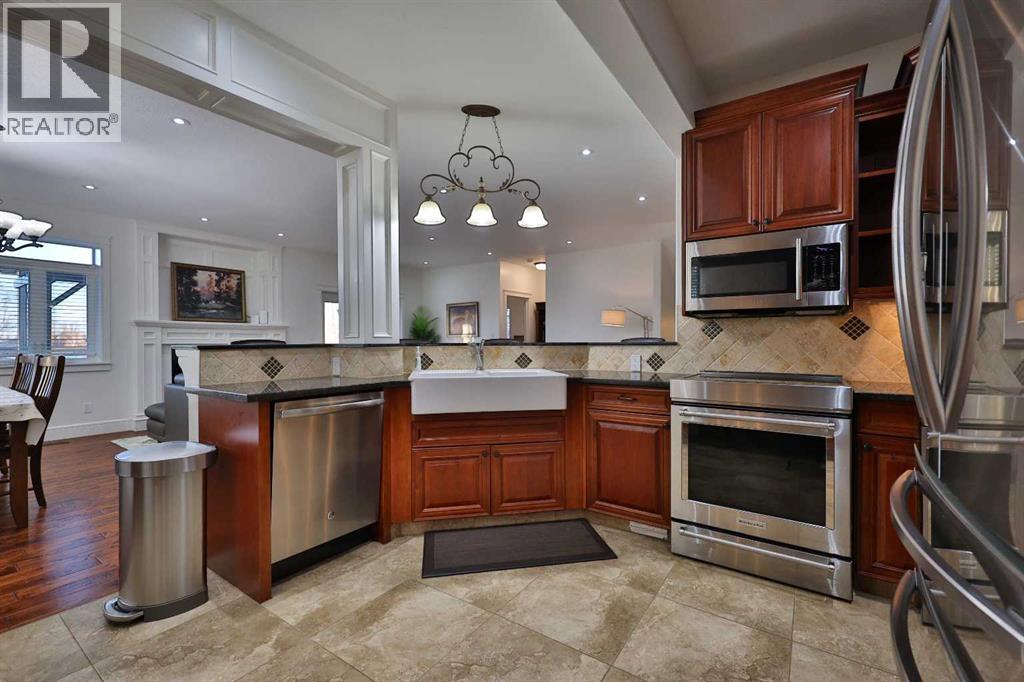 213 E 350 S, Raymond, Alberta  T0K 2S0 - Photo 8 - A2281456