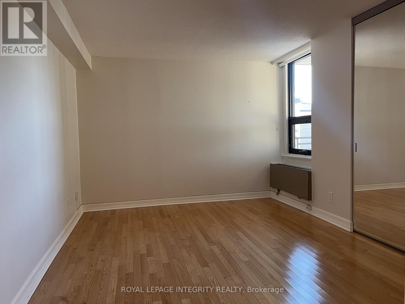 1006 - 71 Somerset Street W, Ottawa, Ontario  K2P 2G2 - Photo 10 - X12768844