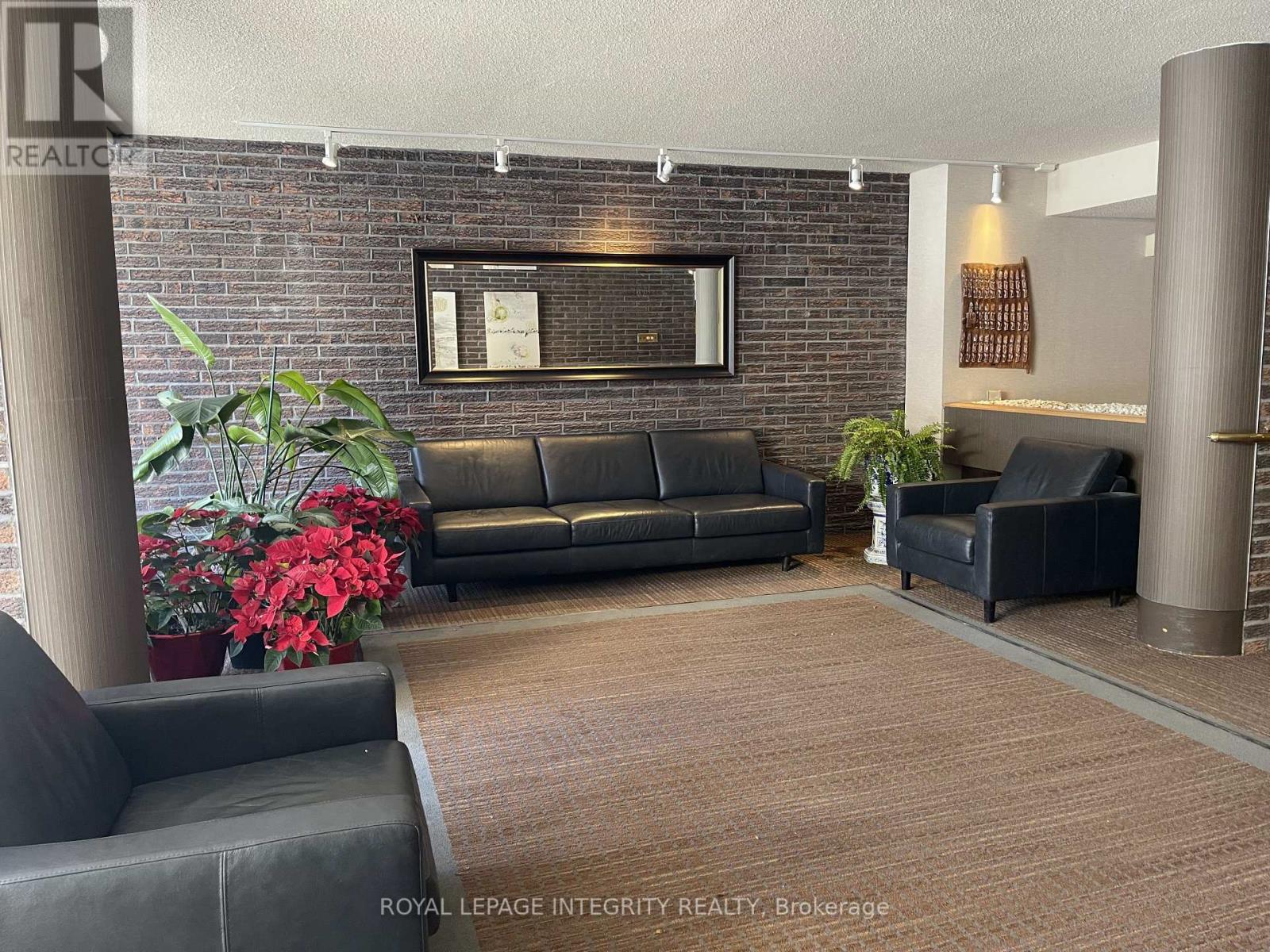 1006 - 71 Somerset Street W, Ottawa, Ontario  K2P 2G2 - Photo 4 - X12768844