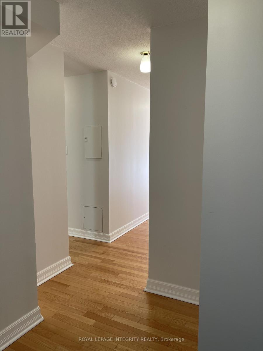 1006 - 71 Somerset Street W, Ottawa, Ontario  K2P 2G2 - Photo 7 - X12768844