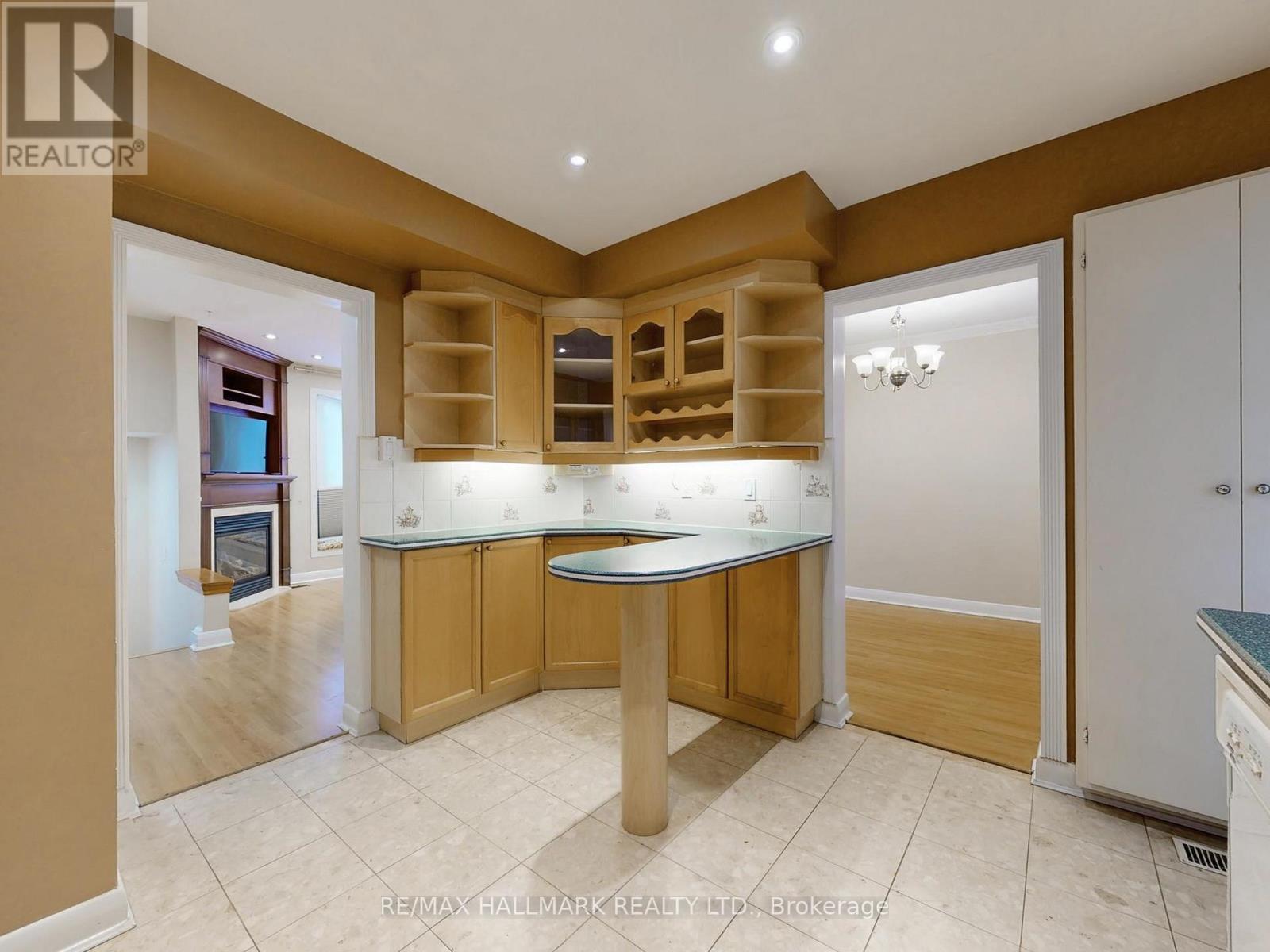 142 Barber Greene Road, Toronto, Ontario  M3C 2A6 - Photo 19 - C12663072