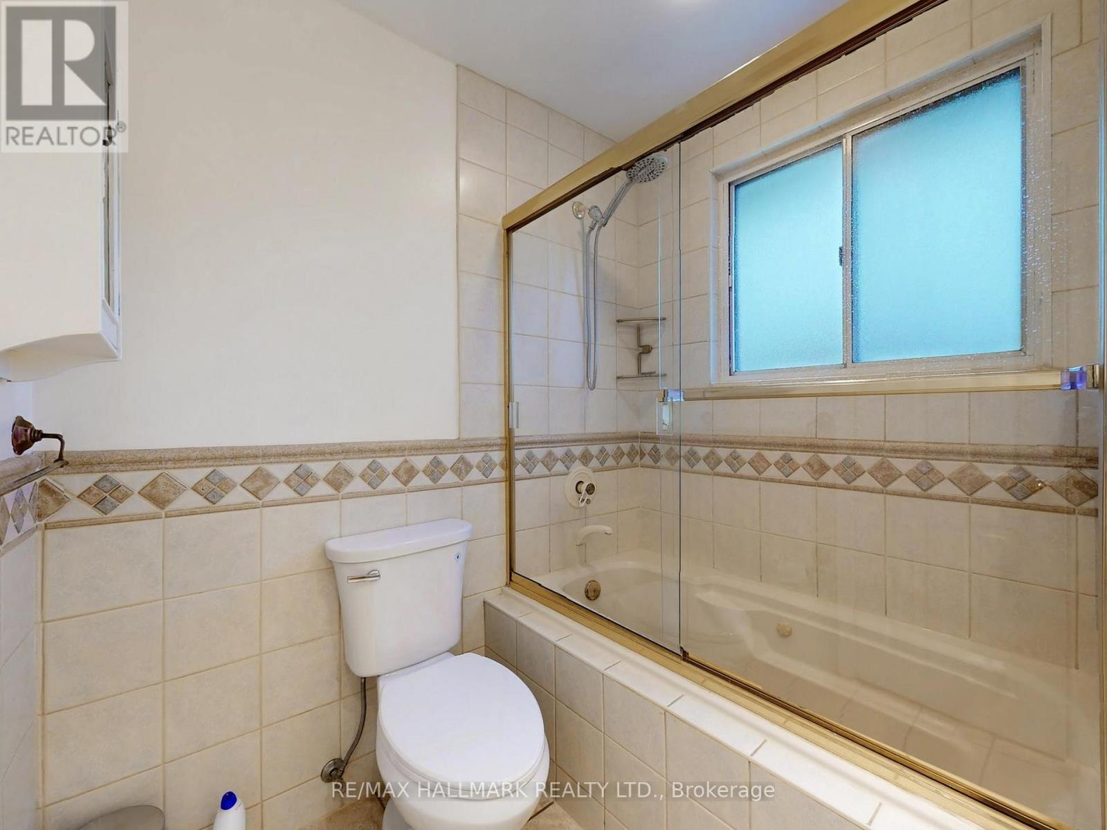 142 Barber Greene Road, Toronto, Ontario  M3C 2A6 - Photo 32 - C12663072