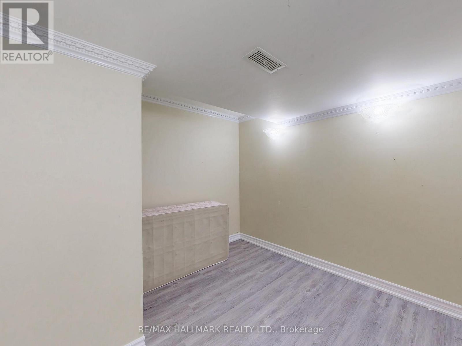 142 Barber Greene Road, Toronto, Ontario  M3C 2A6 - Photo 41 - C12663072