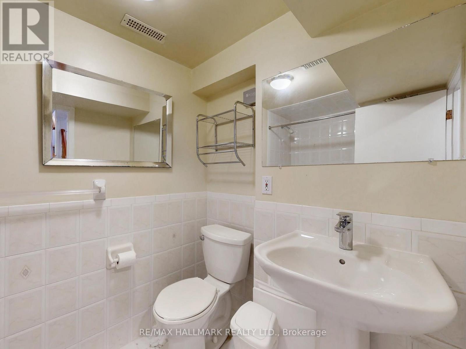 142 Barber Greene Road, Toronto, Ontario  M3C 2A6 - Photo 42 - C12663072