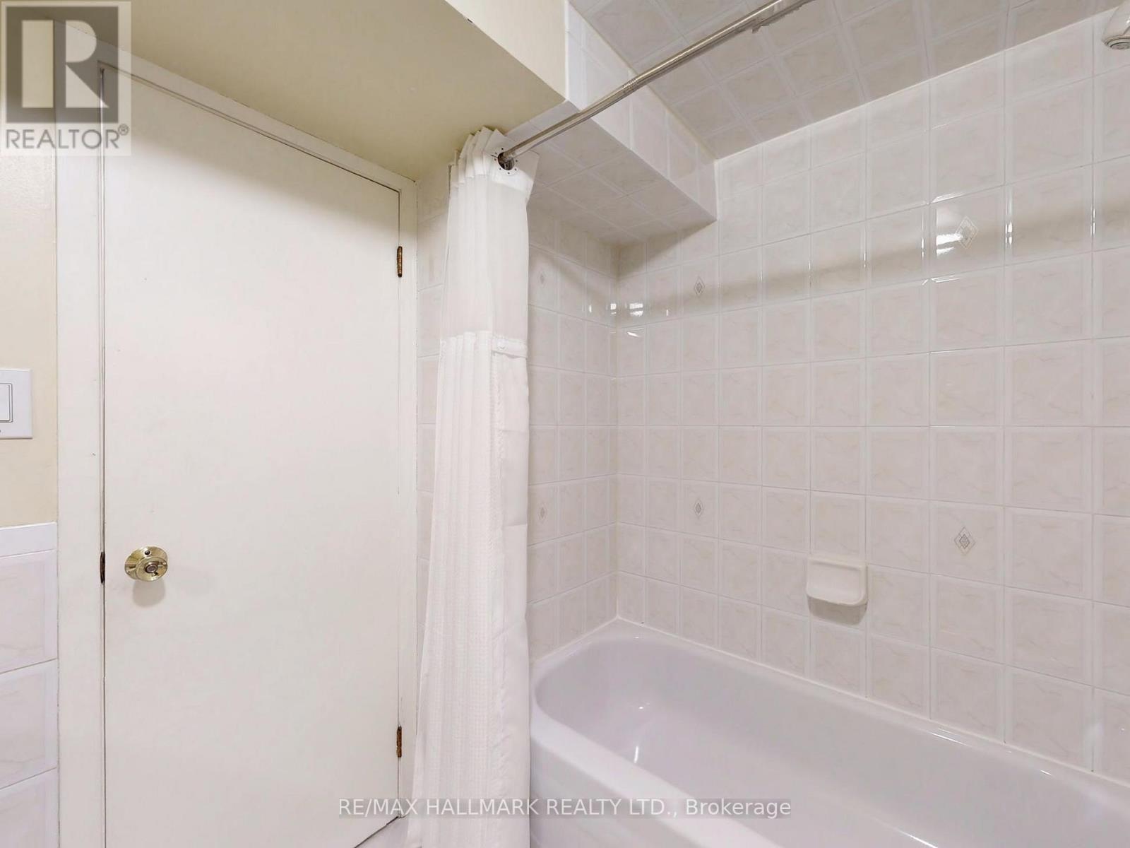 142 Barber Greene Road, Toronto, Ontario  M3C 2A6 - Photo 43 - C12663072