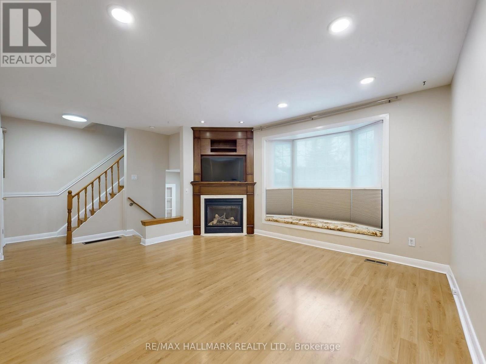 142 Barber Greene Road, Toronto, Ontario  M3C 2A6 - Photo 5 - C12663072