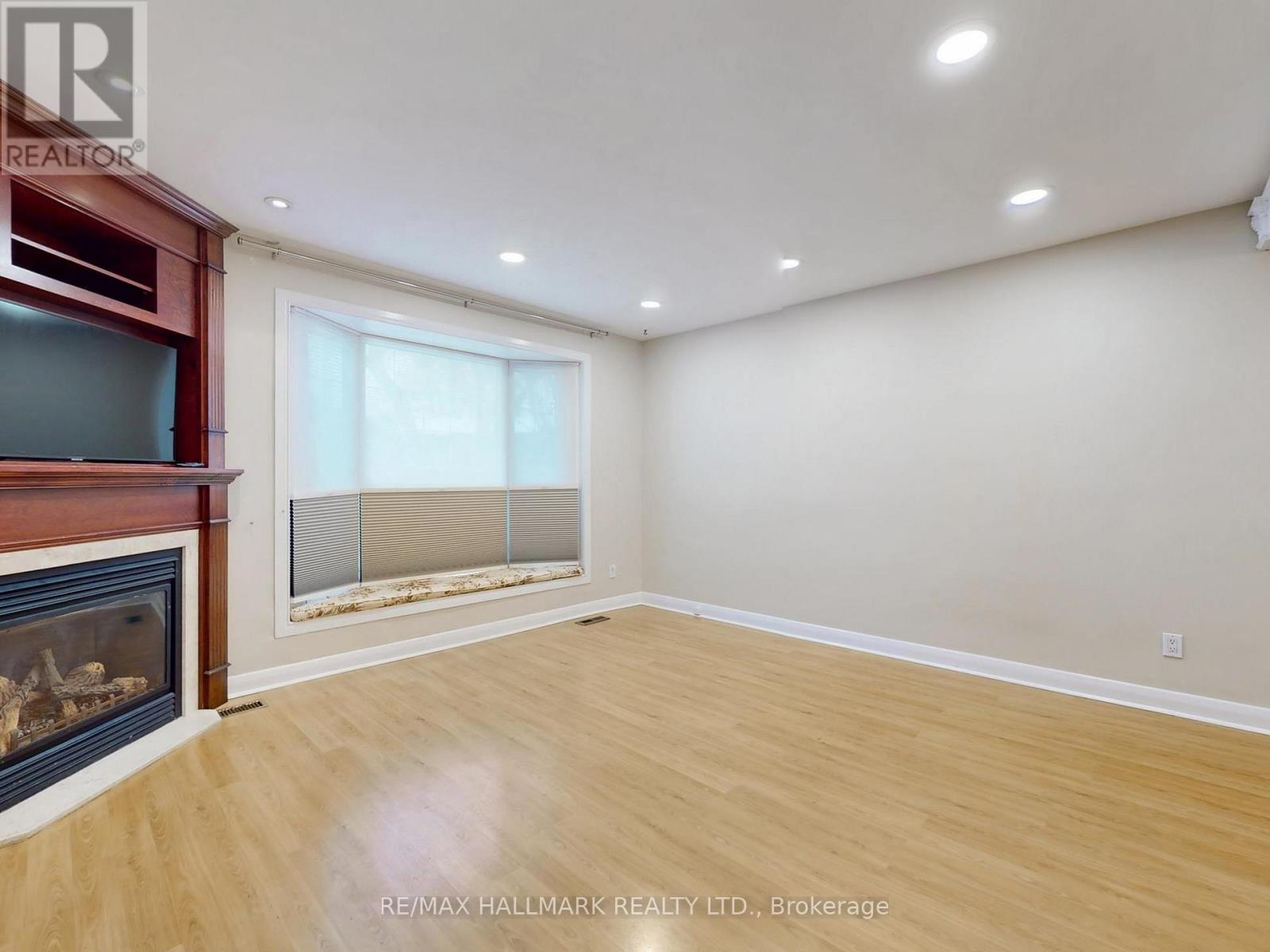 142 Barber Greene Road, Toronto, Ontario  M3C 2A6 - Photo 7 - C12663072