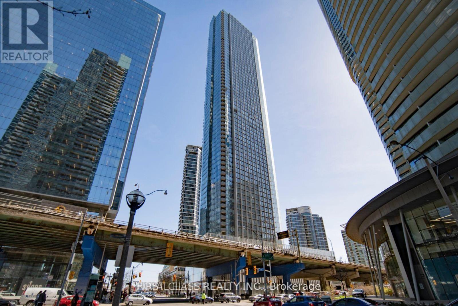 3908 - 10 York Street, Toronto (Waterfront Communities), Ontario  M5J 0E1 - Photo 2 - C12768772