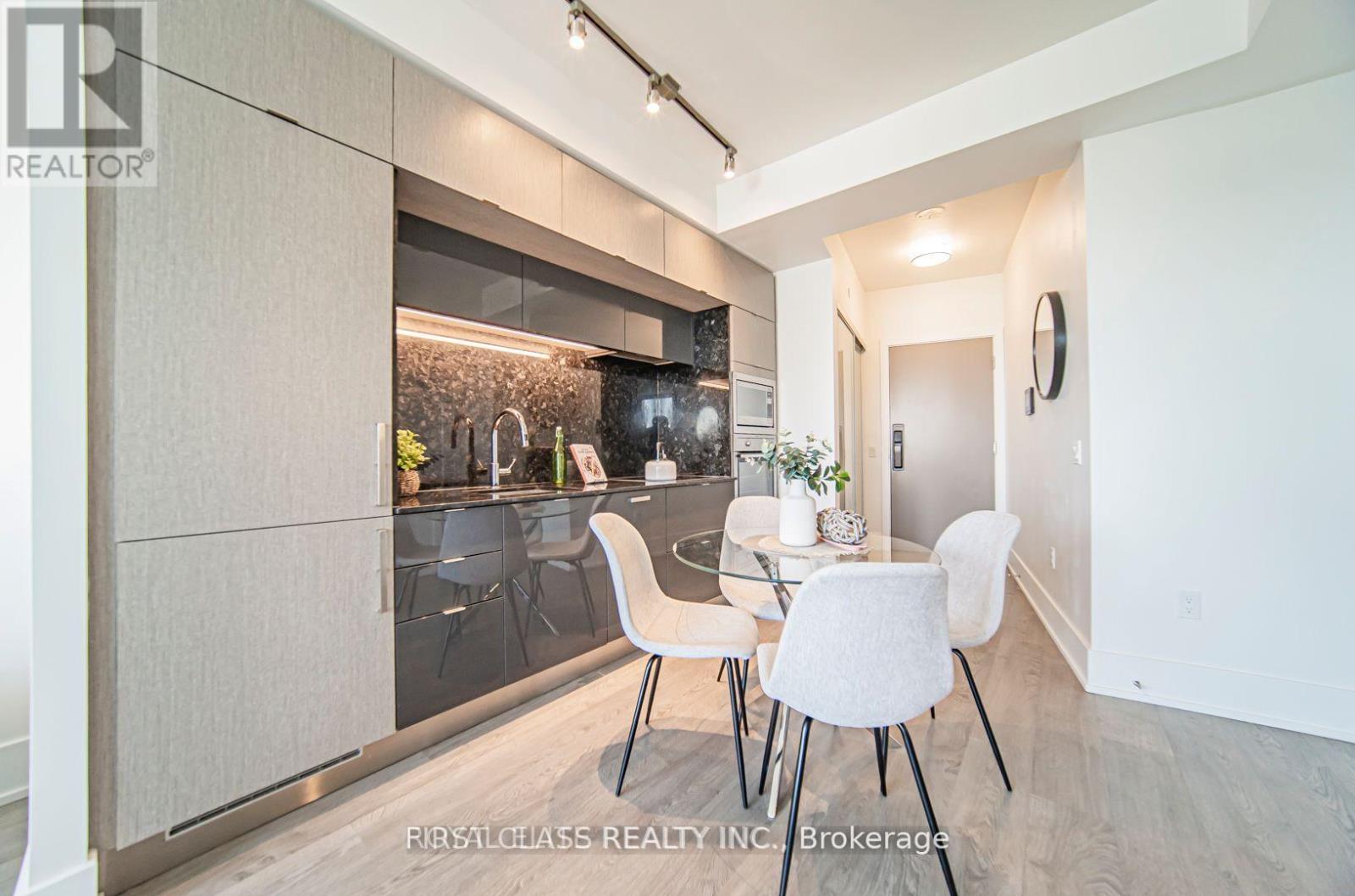 3908 - 10 York Street, Toronto (Waterfront Communities), Ontario  M5J 0E1 - Photo 5 - C12768772