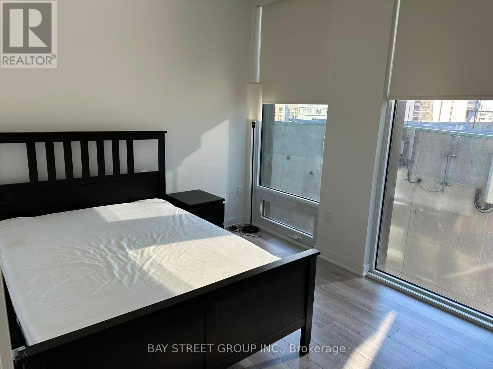 1203 - 238 Simcoe Street, Toronto (Kensington-Chinatown), Ontario  M5T 1T4 - Photo 11 - C12768810