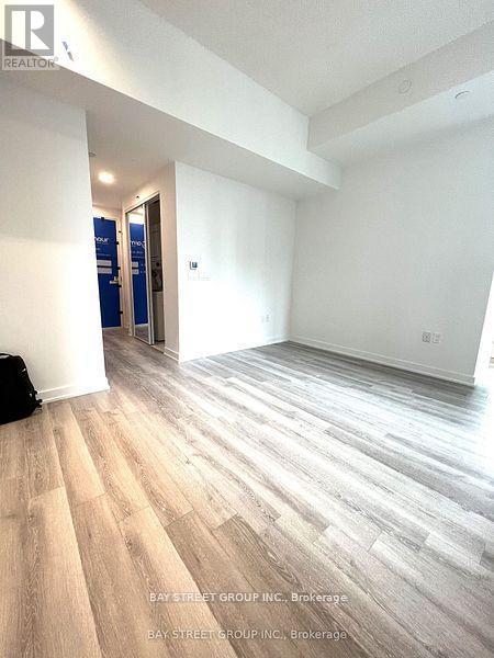 1203 - 238 Simcoe Street, Toronto (Kensington-Chinatown), Ontario  M5T 1T4 - Photo 3 - C12768810