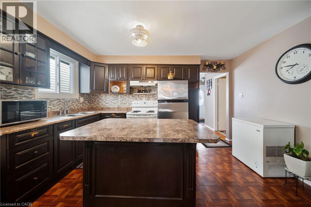 98 East 35th Street, Hamilton, Ontario  L8V 3Y1 - Photo 14 - 40802223