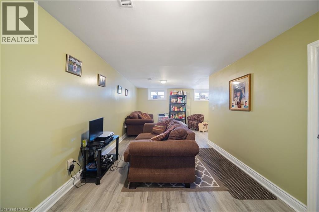 98 East 35th Street, Hamilton, Ontario  L8V 3Y1 - Photo 30 - 40802223