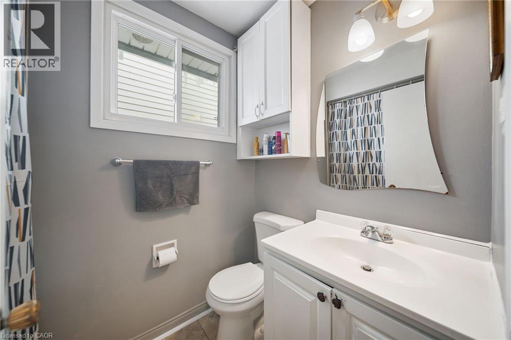 98 East 35th Street, Hamilton, Ontario  L8V 3Y1 - Photo 19 - 40802223