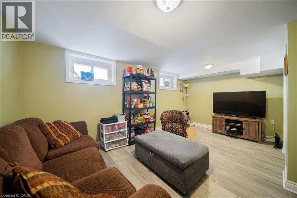 98 East 35th Street, Hamilton, Ontario  L8V 3Y1 - Photo 34 - 40802223