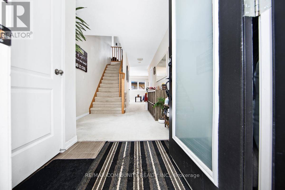 984 Kicking Horse Path, Oshawa (Mclaughlin), Ontario  L1J 0B4 - Photo 4 - E12768838