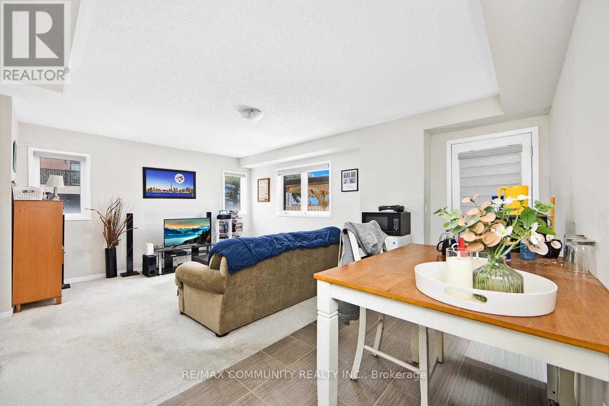 984 Kicking Horse Path, Oshawa (Mclaughlin), Ontario  L1J 0B4 - Photo 5 - E12768838