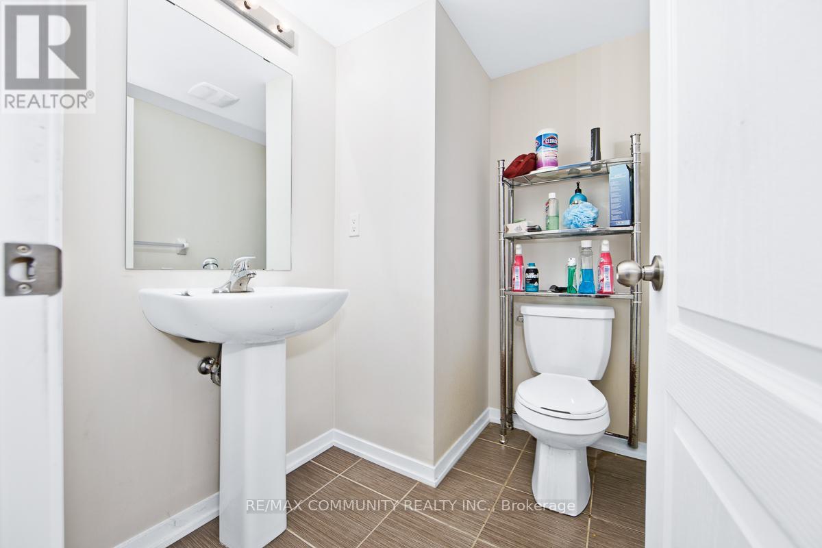 984 Kicking Horse Path, Oshawa (Mclaughlin), Ontario  L1J 0B4 - Photo 6 - E12768838