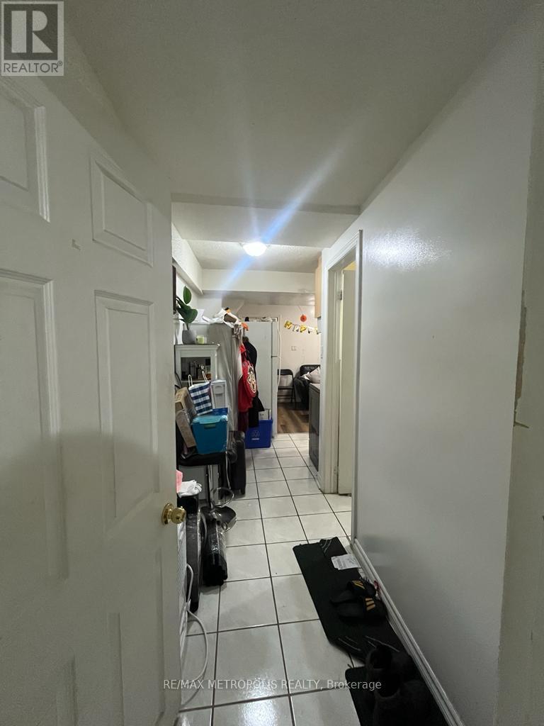 Basement 1 - 2 Mayflower Drive, Markham (Milliken Mills East), Ontario  L3S 4K1 - Photo 5 - N12768776