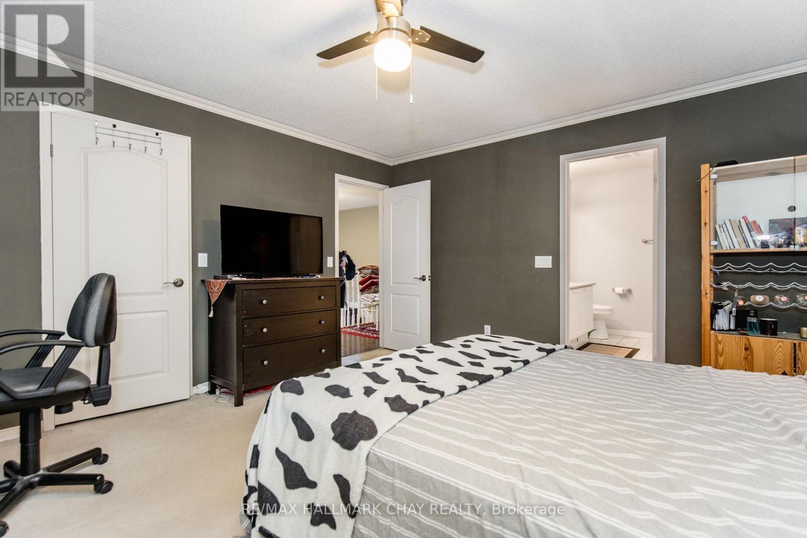 145 Millcliff Circle, Aurora (Aurora Grove), Ontario  L4G 7N8 - Photo 9 - N12768836