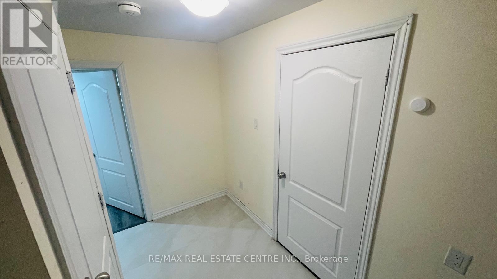 Basement - 15 Goderich Drive, Brampton, Ontario  L7A 5A7 - Photo 3 - W12701614