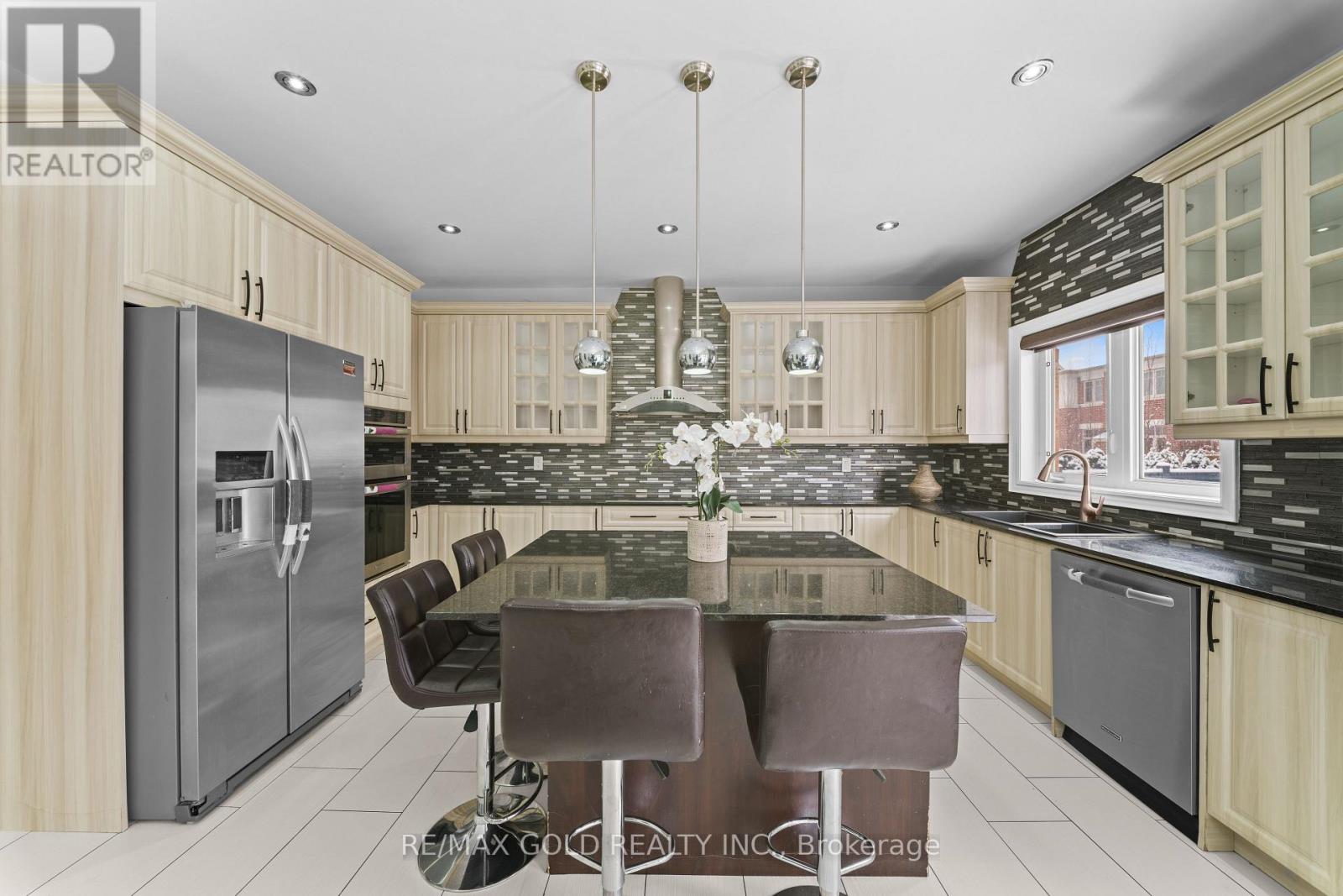 62 Bakersfield Road, Brampton (Vales Of Castlemore), Ontario  L6P 3Y5 - Photo 12 - W12766240