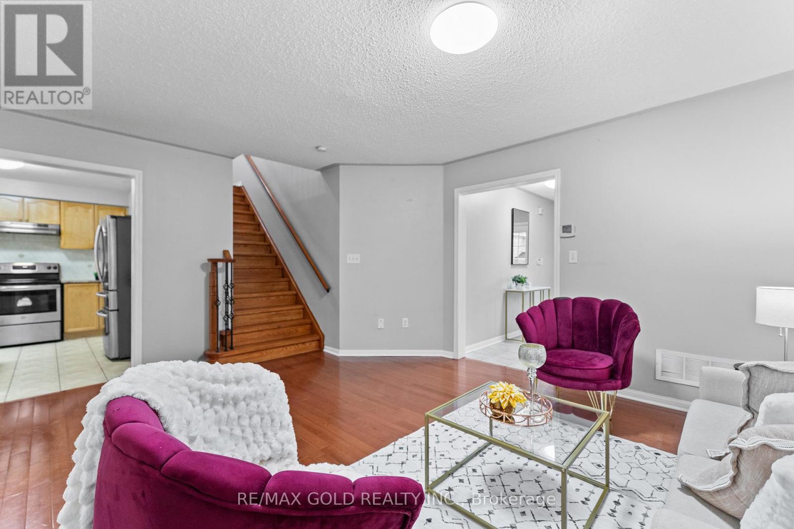 14 Gaspe Road, Brampton, Ontario  L6S 0A4 - Photo 11 - W12765342