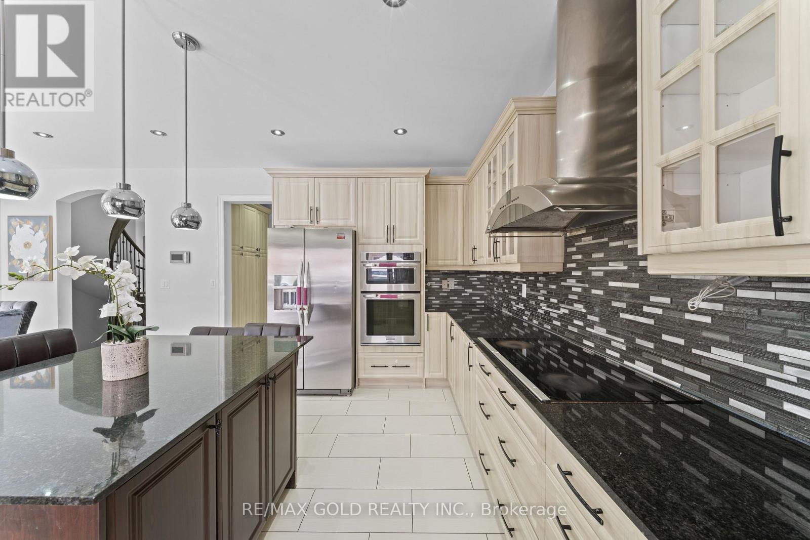 62 Bakersfield Road, Brampton (Vales Of Castlemore), Ontario  L6P 3Y5 - Photo 13 - W12766240