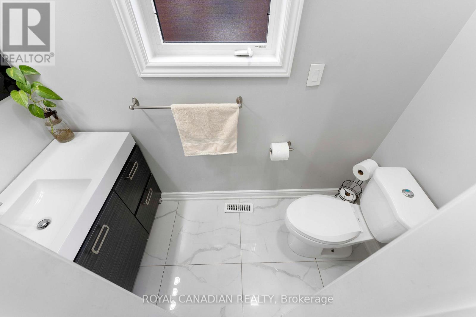 88 Olde Town Road, Brampton (Fletcher's Creek Village), Ontario  L6X 4X9 - Photo 9 - W12757868