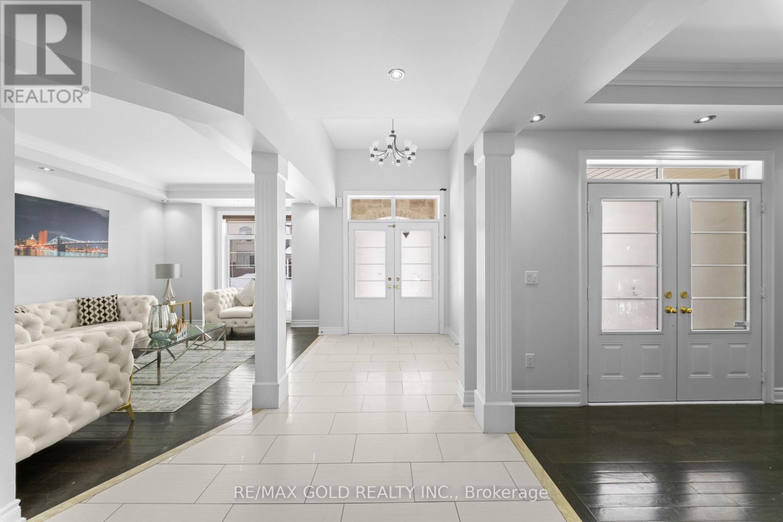 62 Bakersfield Road, Brampton (Vales Of Castlemore), Ontario  L6P 3Y5 - Photo 5 - W12766240