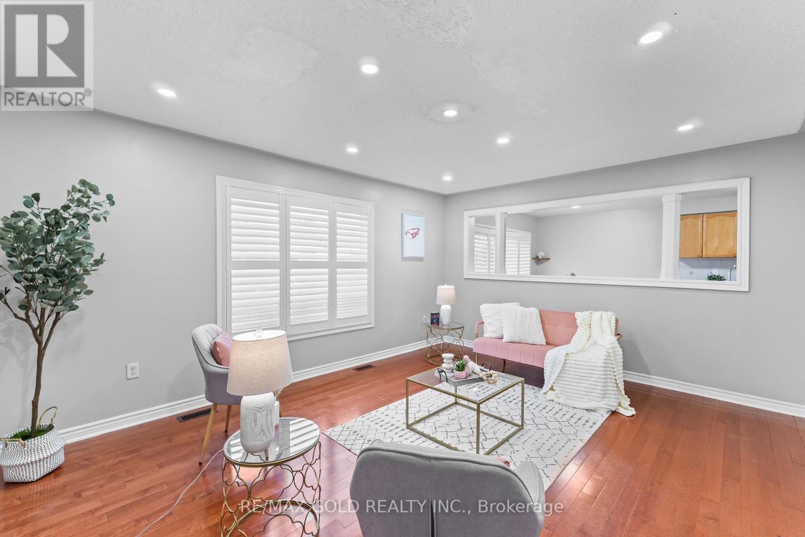 14 Gaspe Road, Brampton, Ontario  L6S 0A4 - Photo 14 - W12765342