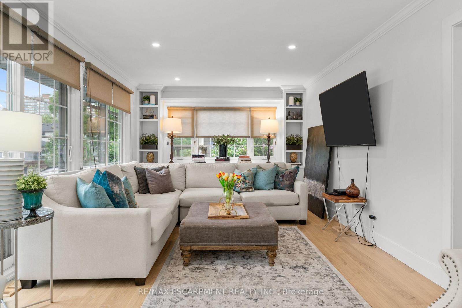 1390 Halifax Place, Burlington (Brant), Ontario  L7S 1J6 - Photo 17 - W12768764