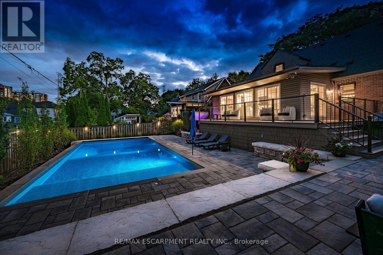 1390 Halifax Place, Burlington (Brant), Ontario  L7S 1J6 - Photo 44 - W12768764