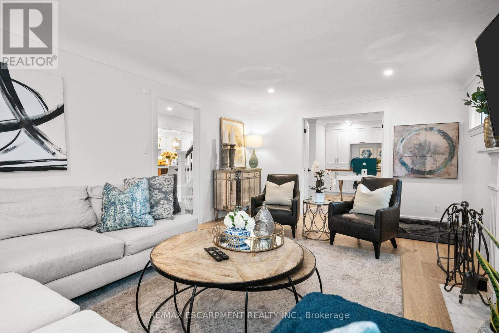 1390 Halifax Place, Burlington (Brant), Ontario  L7S 1J6 - Photo 8 - W12768764