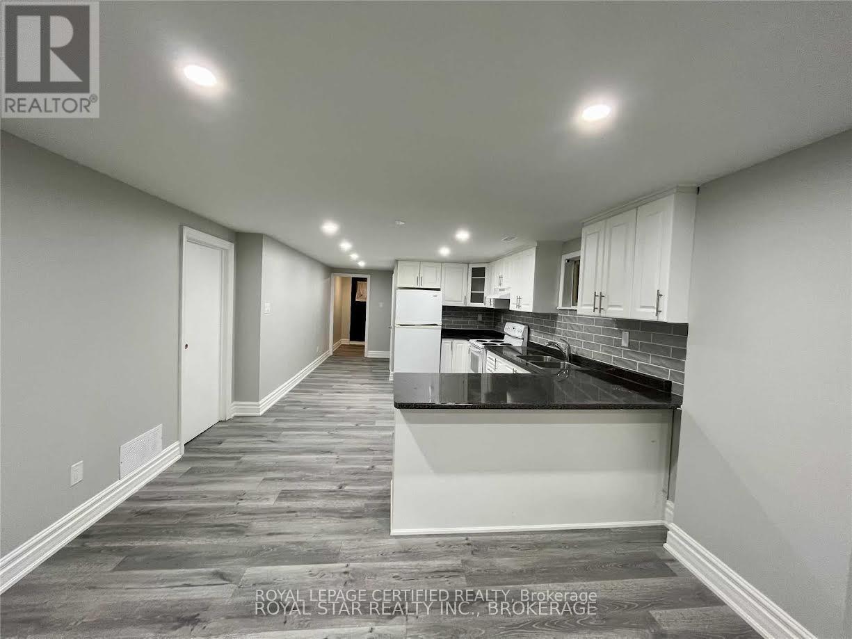 112 Jade Crescent, Brampton, Ontario  L6S 3M8 - Photo 3 - W12768768