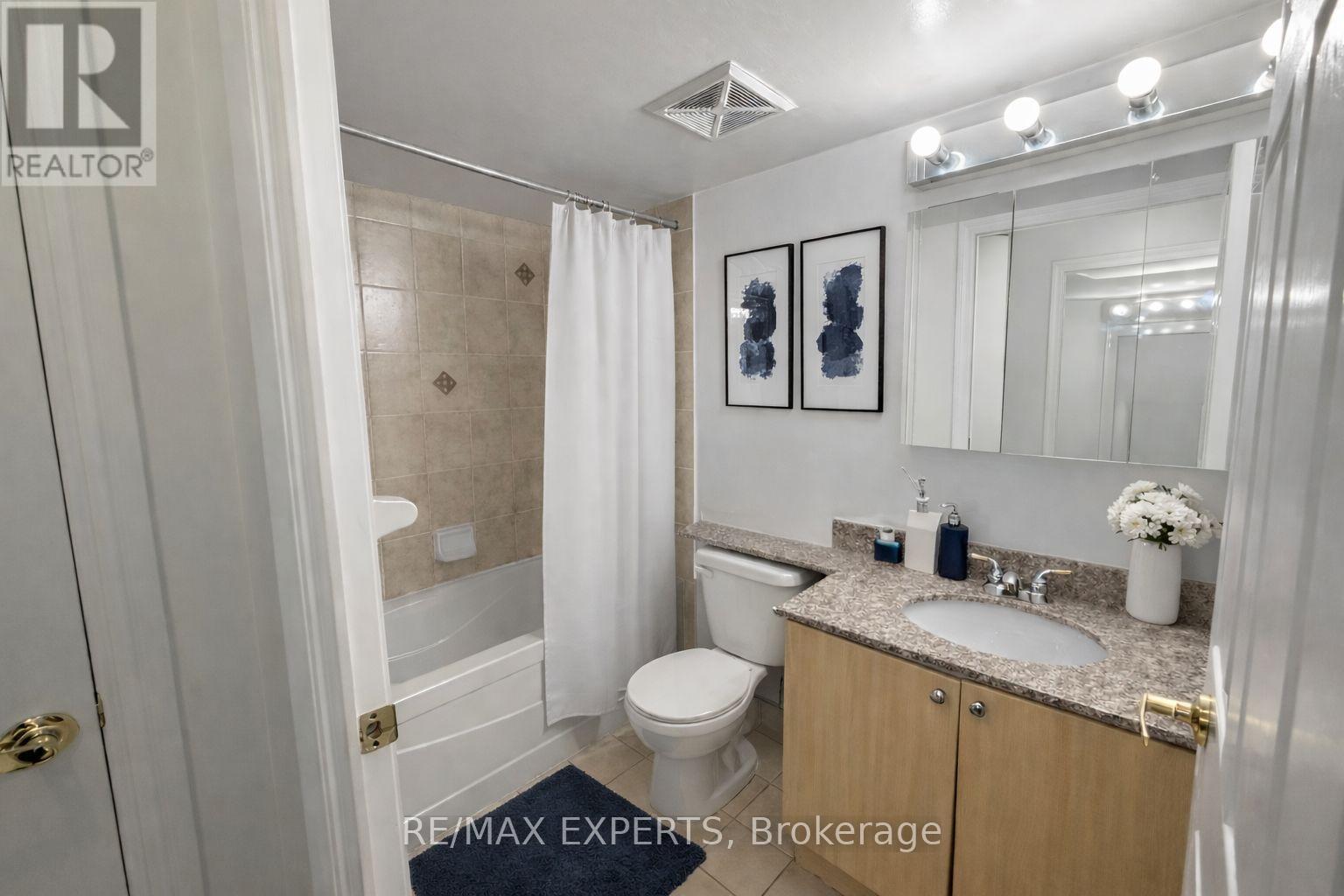 2105 - 5 Michael Power Place, Toronto, Ontario  M9A 0A3 - Photo 11 - W12768770