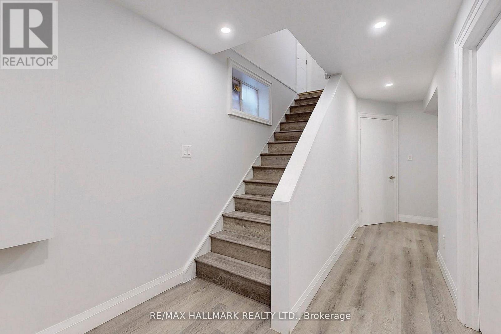 Lower - 36 Farley Crescent, Toronto (Willowridge-Martingrove-Richview), Ontario  M9R 2A6 - Photo 12 - W12768790