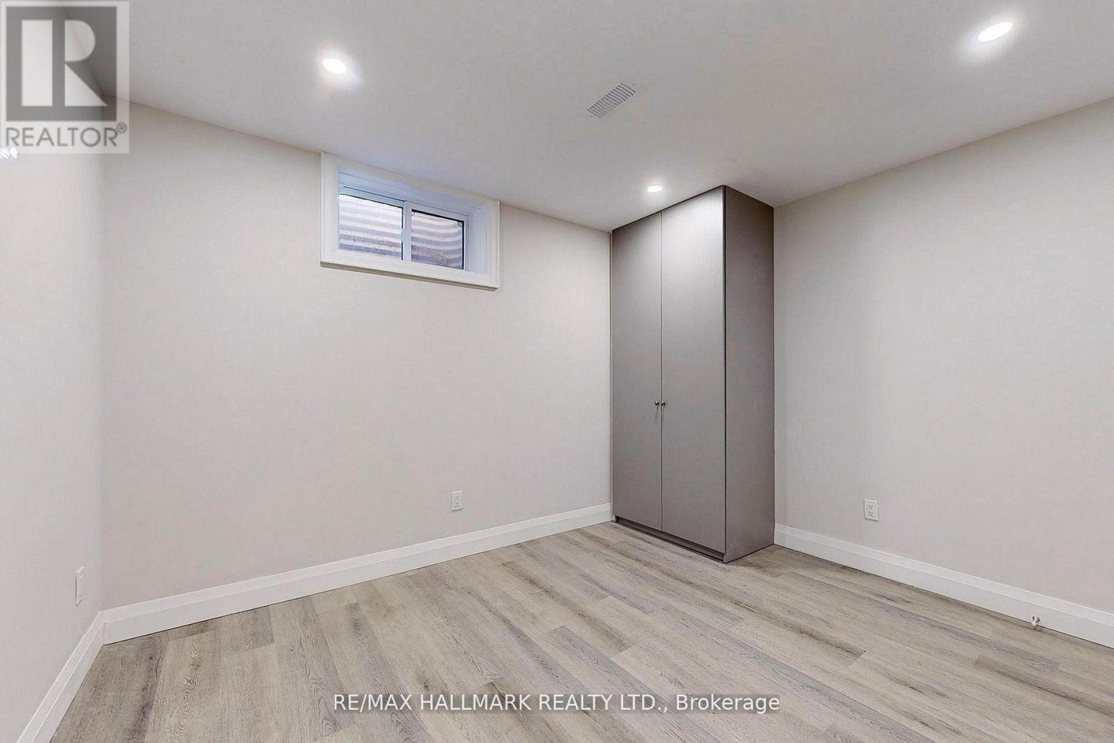 Lower - 36 Farley Crescent, Toronto (Willowridge-Martingrove-Richview), Ontario  M9R 2A6 - Photo 9 - W12768790