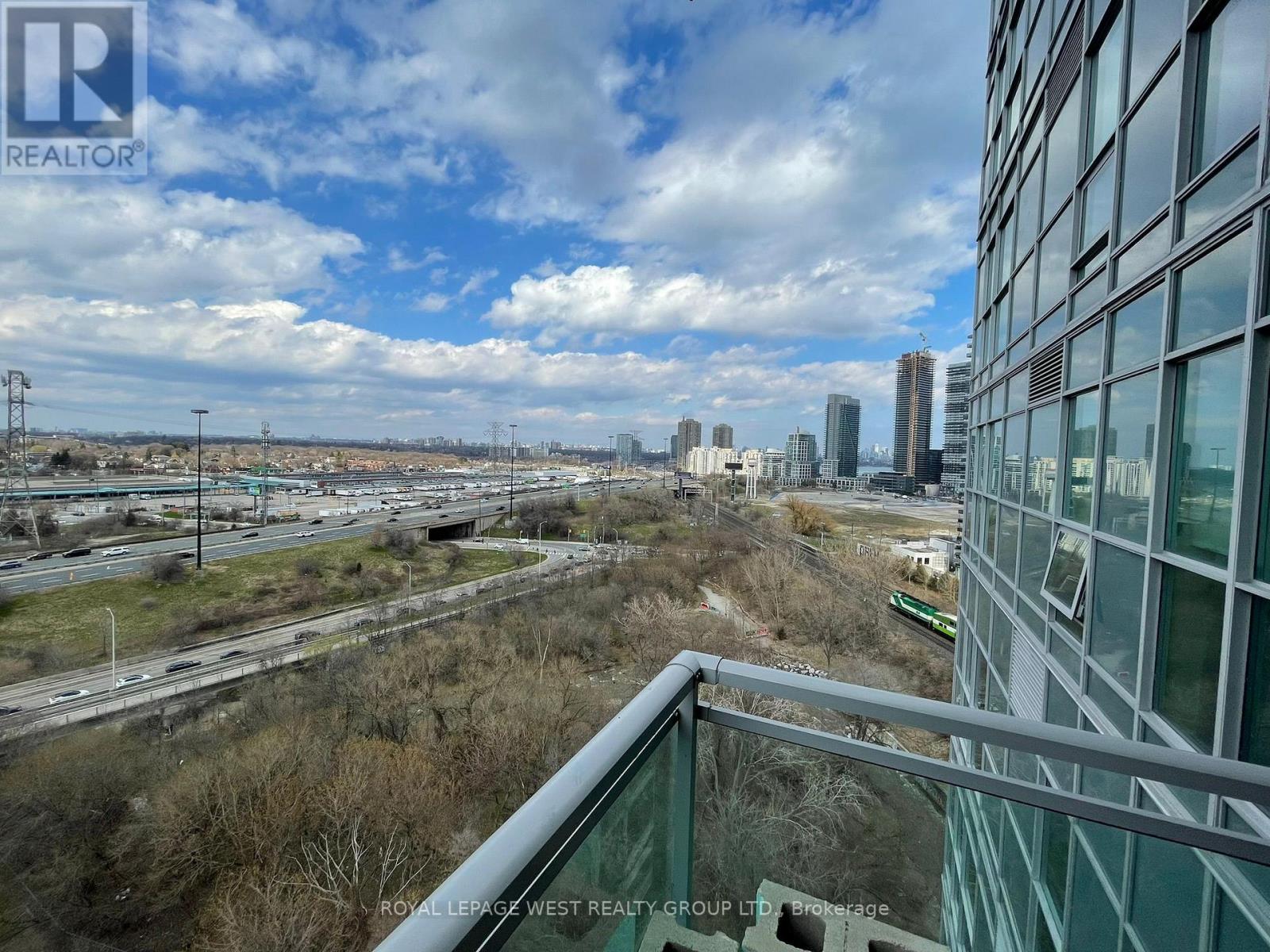 1323 - 165 Legion Road N, Toronto, Ontario  M8Y 0B3 - Photo 11 - W12768804