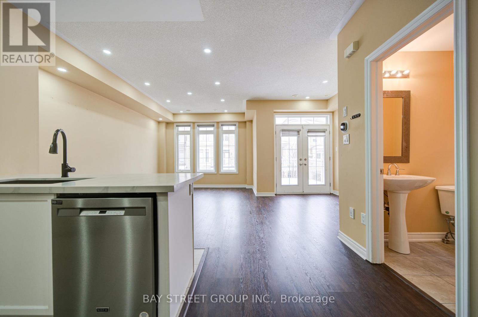 21 - 2435 Greenwich Drive, Oakville, Ontario  L6M 0S4 - Photo 10 - W12768812