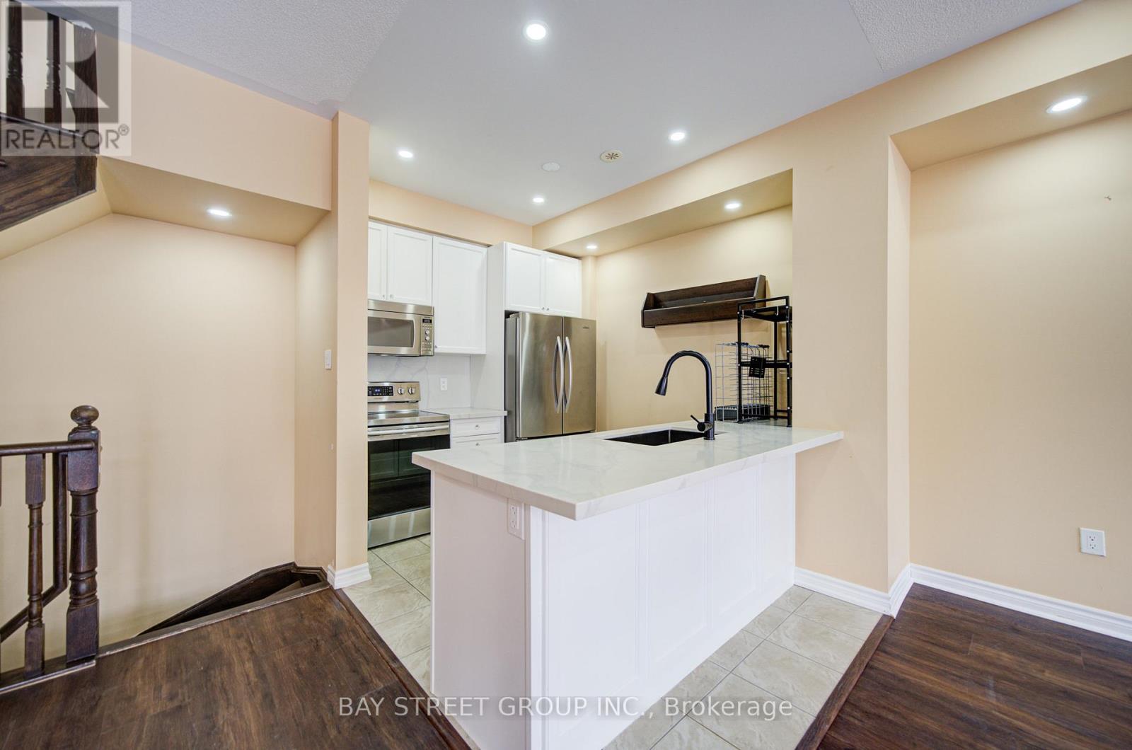 21 - 2435 Greenwich Drive, Oakville, Ontario  L6M 0S4 - Photo 11 - W12768812