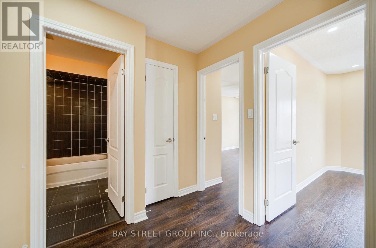 21 - 2435 Greenwich Drive, Oakville, Ontario  L6M 0S4 - Photo 29 - W12768812