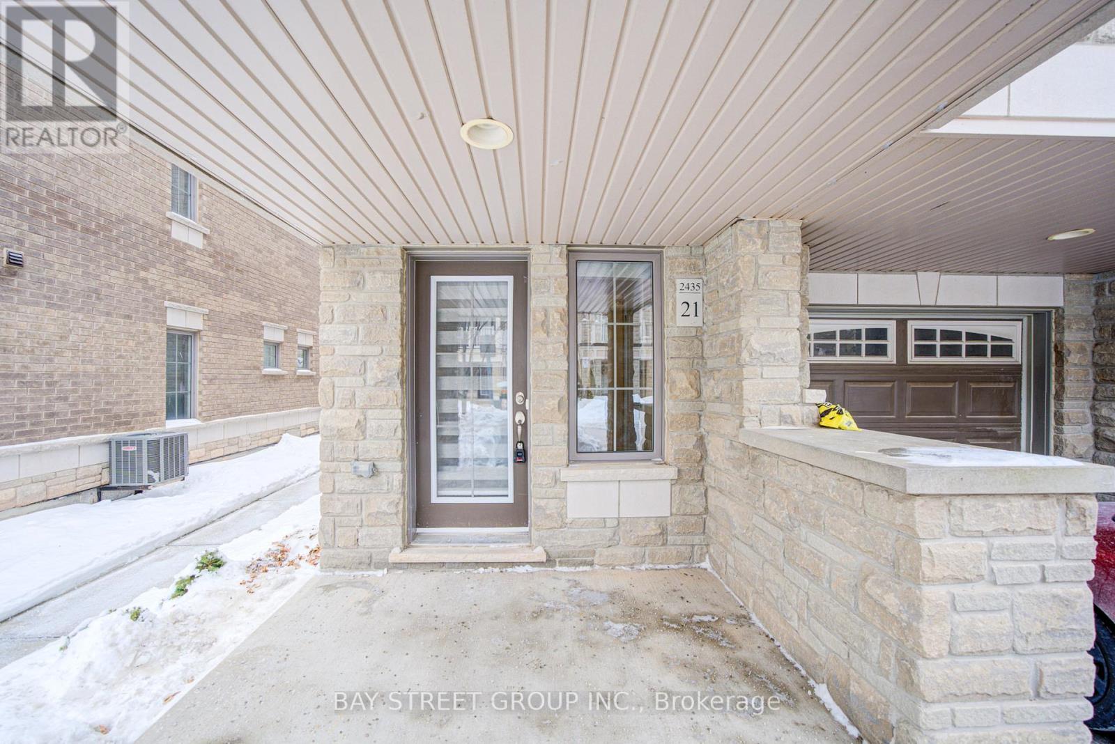 21 - 2435 Greenwich Drive, Oakville, Ontario  L6M 0S4 - Photo 3 - W12768812