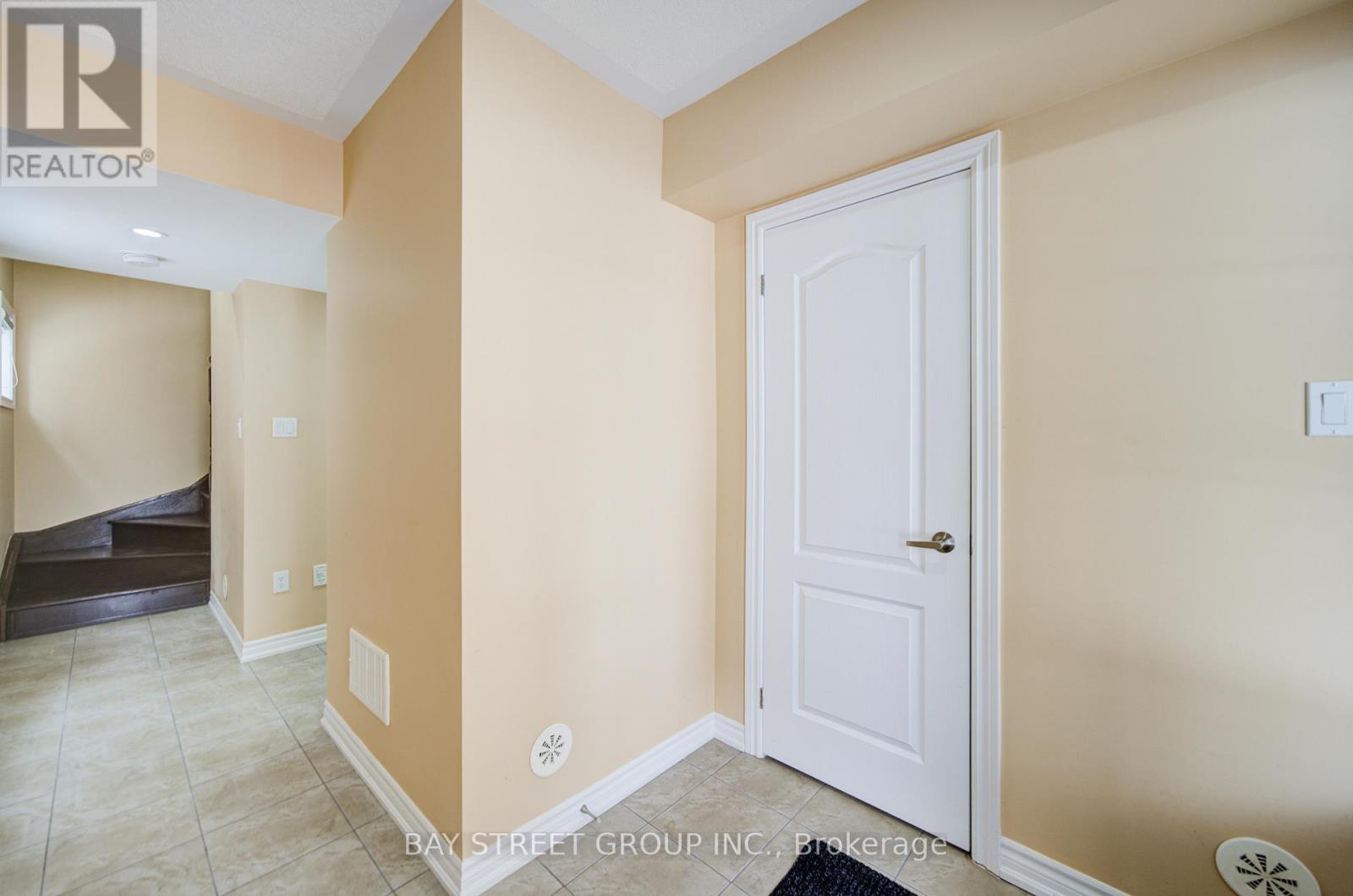 21 - 2435 Greenwich Drive, Oakville, Ontario  L6M 0S4 - Photo 5 - W12768812